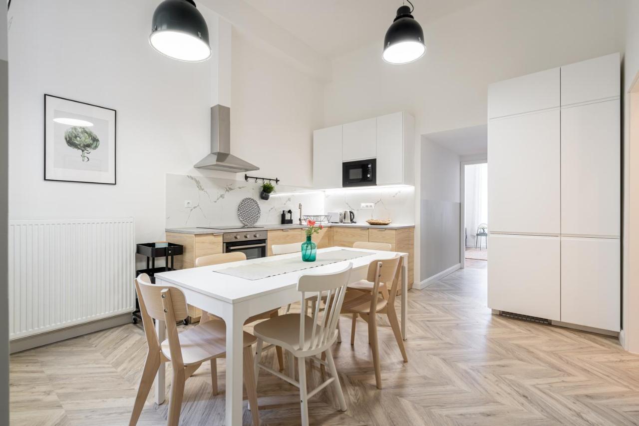 Atmos Glare Apartment 布达佩斯 外观 照片
