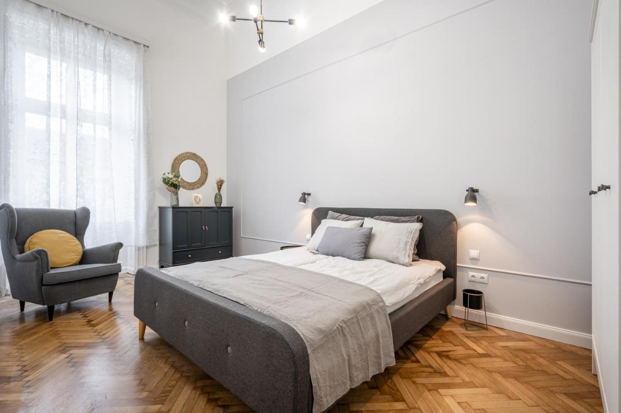 Atmos Glare Apartment 布达佩斯 外观 照片